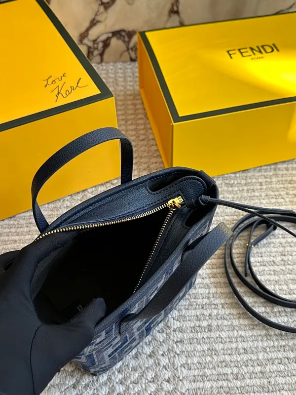 All Categories Official Website "Brand Women's Bags" Women's Bags 💙 FENDI 2025 New Fendi Underarm Bag