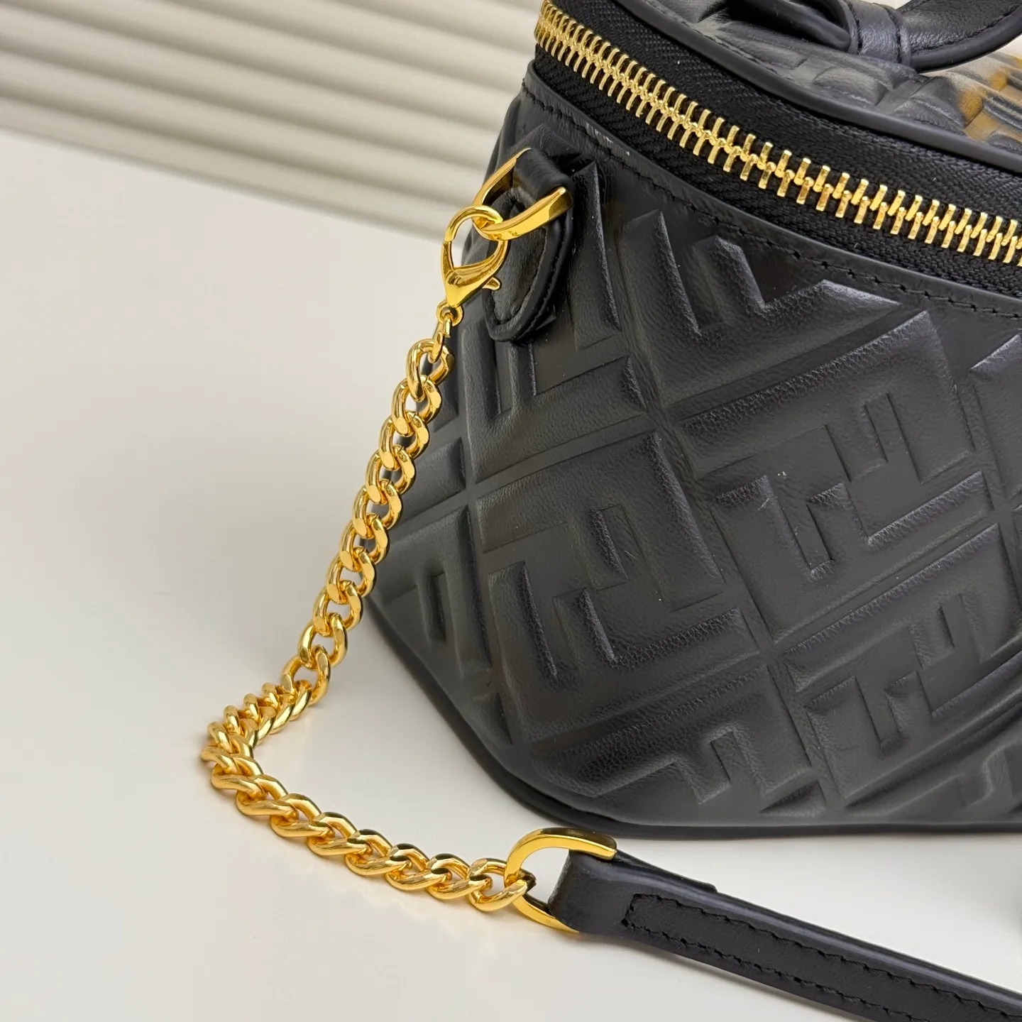 All Categories Fendi Women's Bags (Fendi) Fendi F8025