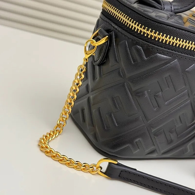 All Categories Fendi Women's Bags (Fendi) Fendi F8025