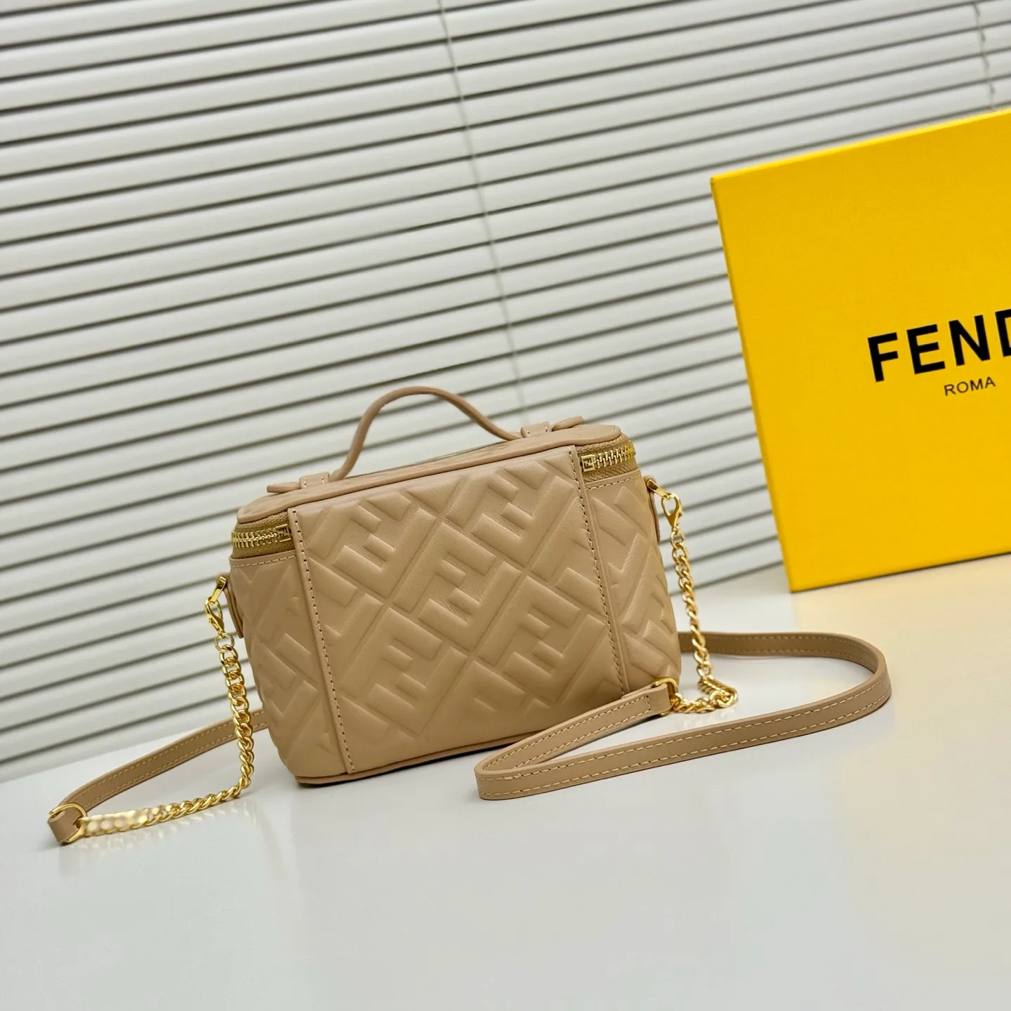 All Categories Fendi Women's Bags (Fendi) Fendi F8025