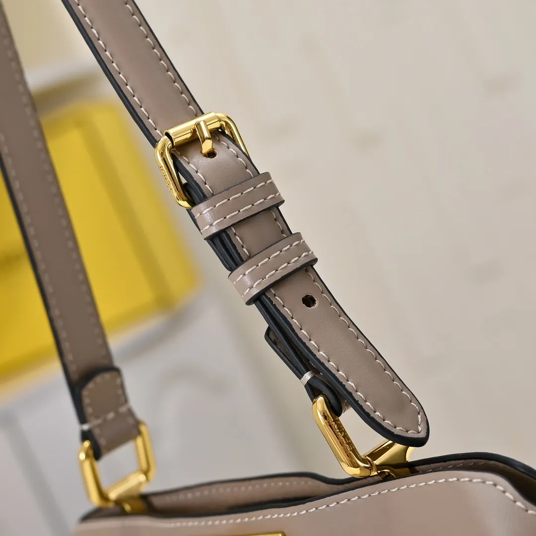 All Categories Fendi Women's Bags (Fendi) Fendi 8803