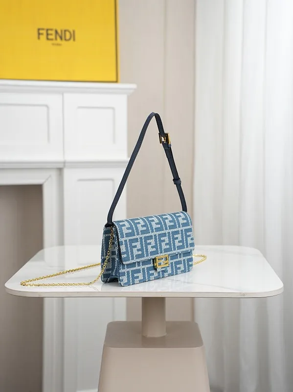 All Categories Fendi Women's Bags (Fendi) Fendi 6611