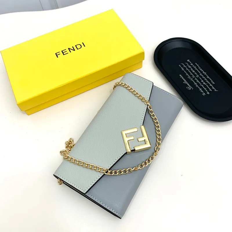 All categories Official website "Brand Women's Bags" Women's Bags 💙 FENDI 2025 new FENDI crossbody bag