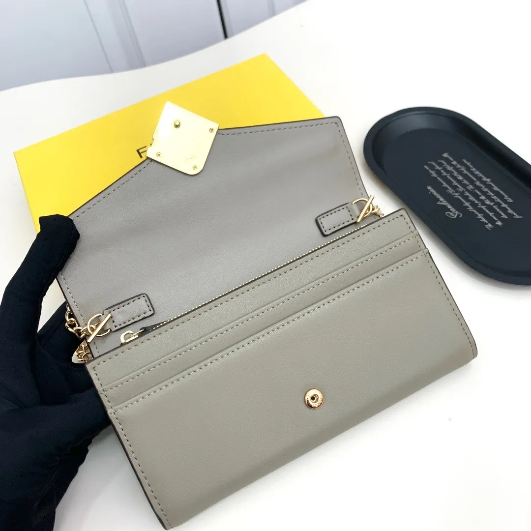 All categories Official website "Brand Women's Bags" Women's Bags 💙 FENDI 2025 new FENDI crossbody bag