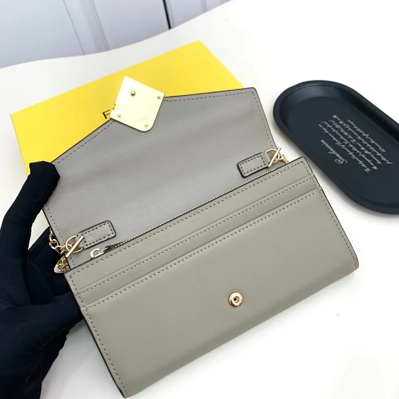 All categories Official website "Brand Women's Bags" Women's Bags 💙 FENDI 2025 new FENDI crossbody bag