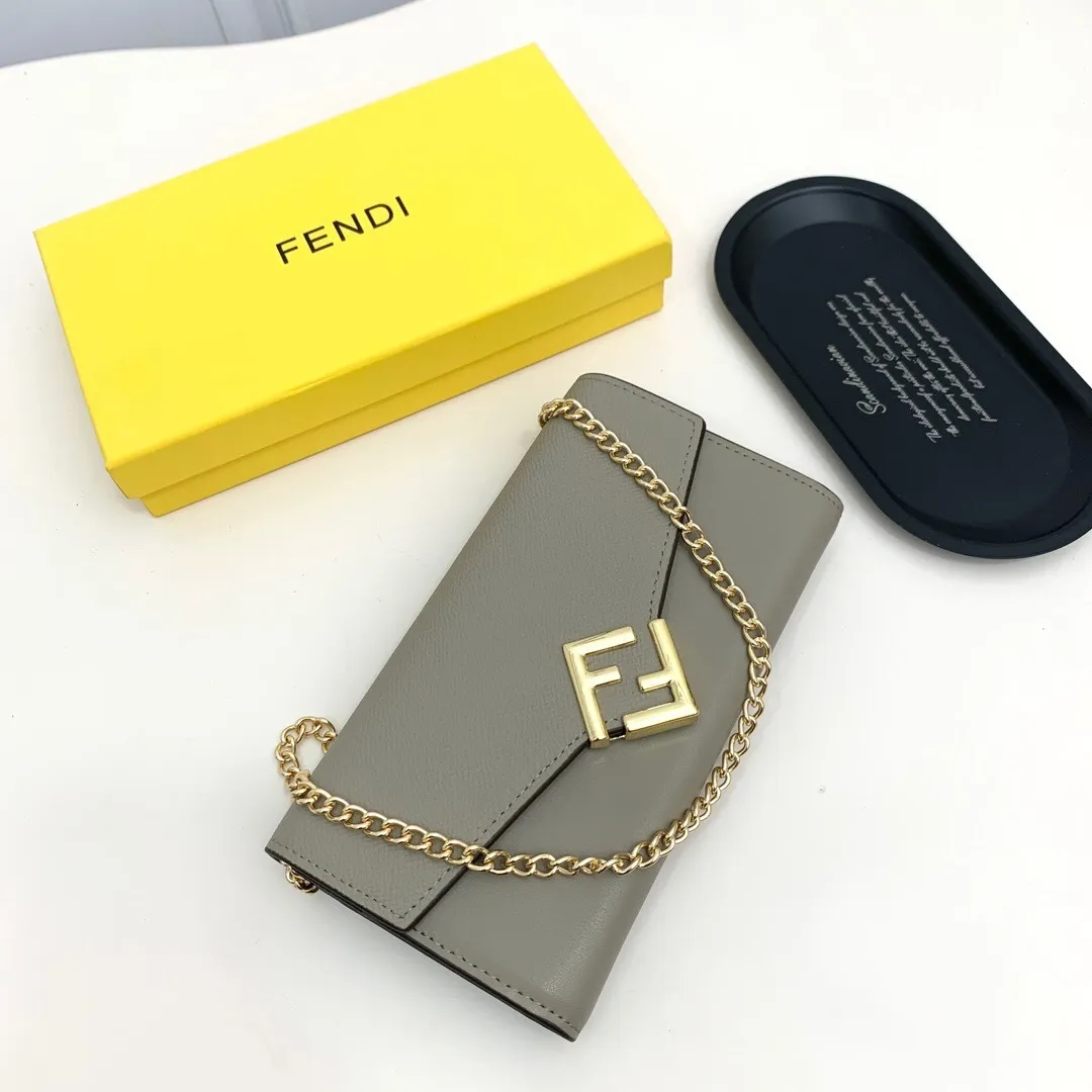 All categories Official website "Brand Women's Bags" Women's Bags 💙 FENDI 2025 new FENDI crossbody bag