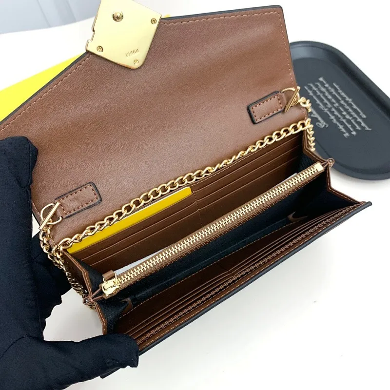 All categories Official website "Brand Women's Bags" Women's Bags 💙 FENDI 2025 new FENDI crossbody bag