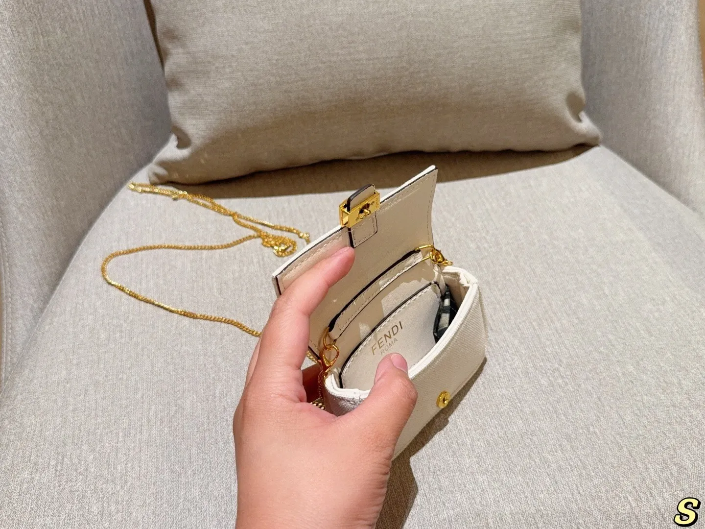All categories Official website "Brand Women's Bags" Women's Bags 💙 FENDI 2025 new fendi mini lipstick bag coin purse