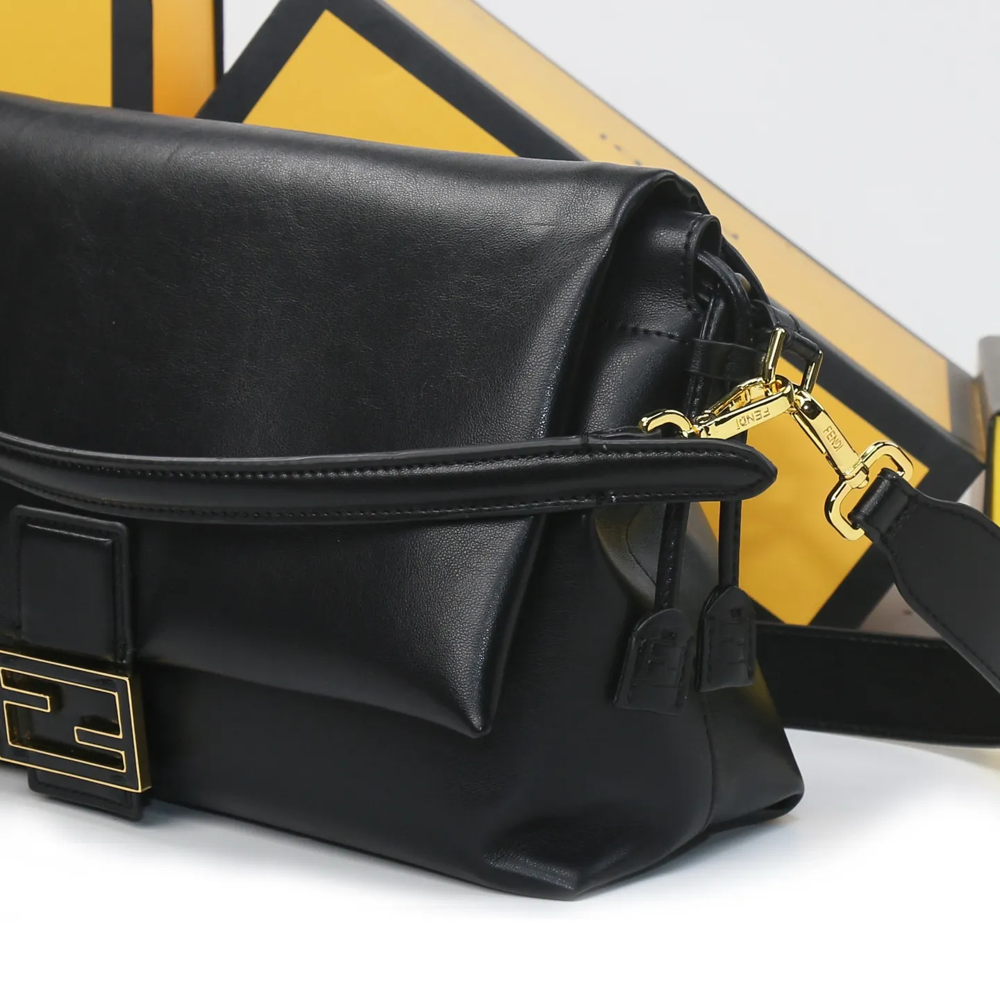 All Categories Fendi Women's Bags (Fendi) Fendi 1222