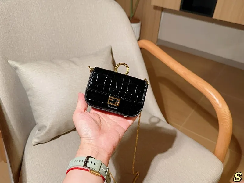 All categories Official website "Brand Women's Bags" Women's Bags 💙 FENDI 2025 new fendi mini lipstick bag coin purse