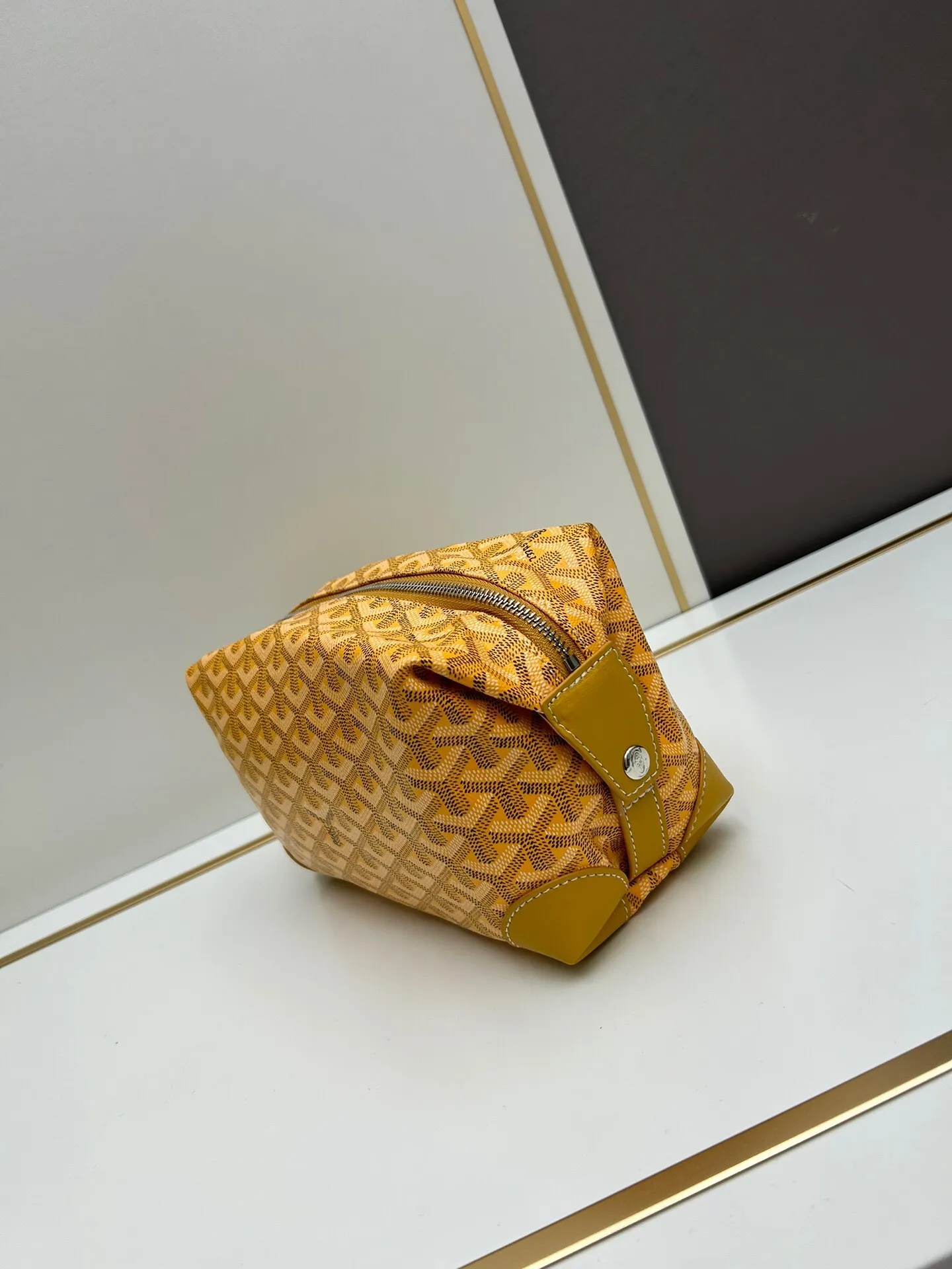 All Categories Official Website "Brand Women's Bags" Women's Bags 💙GOYARD 2024 Official Website New GOYARD Toiletries Bag