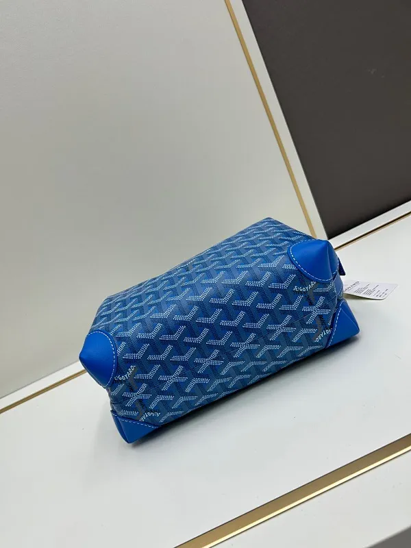 All Categories Official Website "Brand Women's Bags" Women's Bags 💙GOYARD 2024 Official Website New GOYARD Toiletries Bag