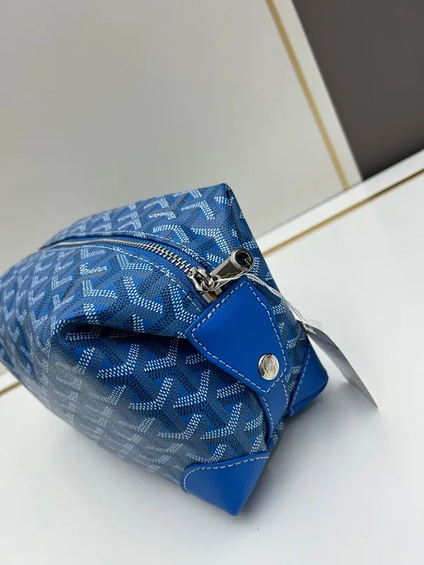 All Categories Official Website "Brand Women's Bags" Women's Bags 💙GOYARD 2024 Official Website New GOYARD Toiletries Bag