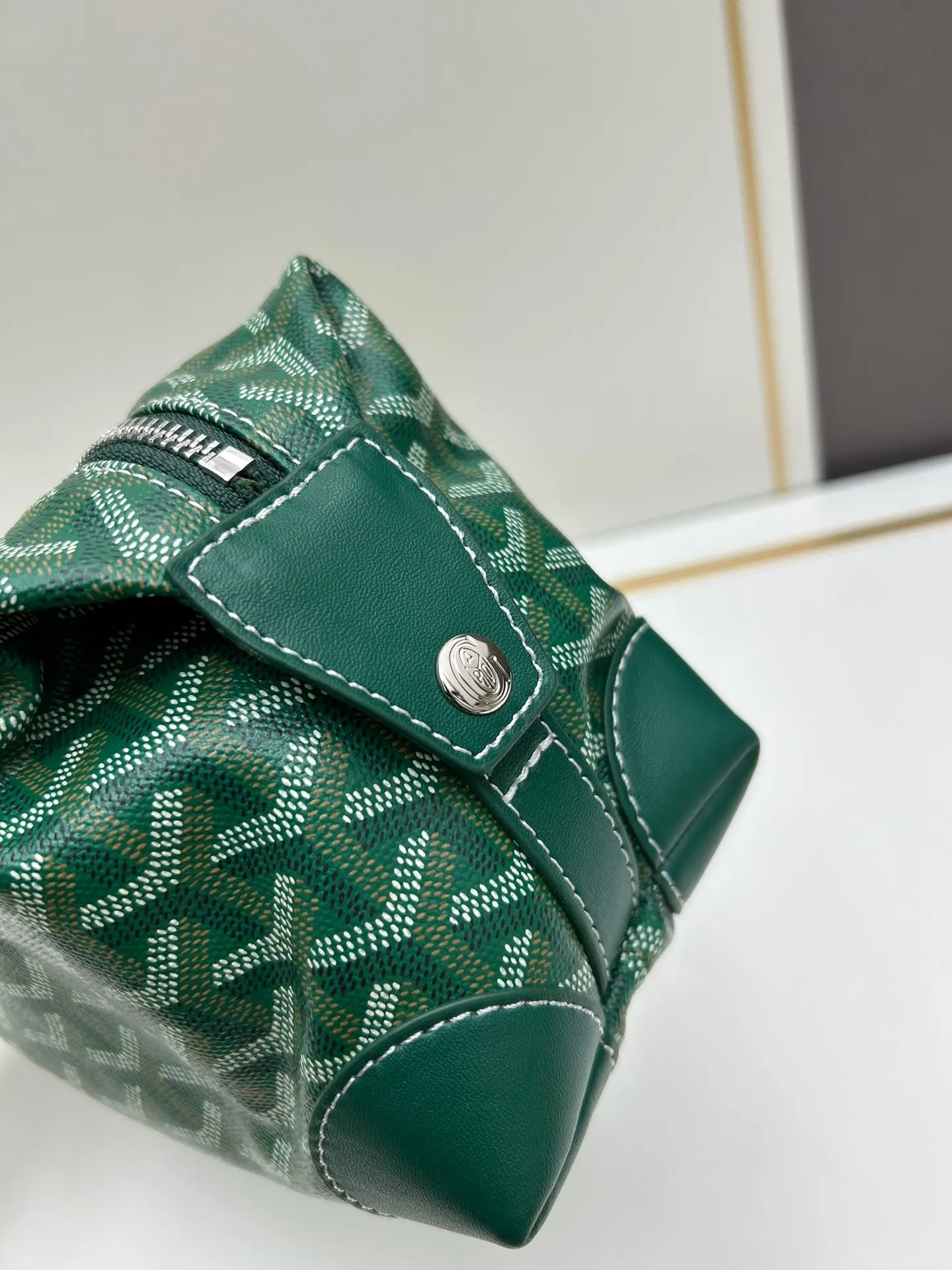 All Categories Official Website "Brand Women's Bags" Women's Bags 💙GOYARD 2024 Official Website New GOYARD Toiletries Bag
