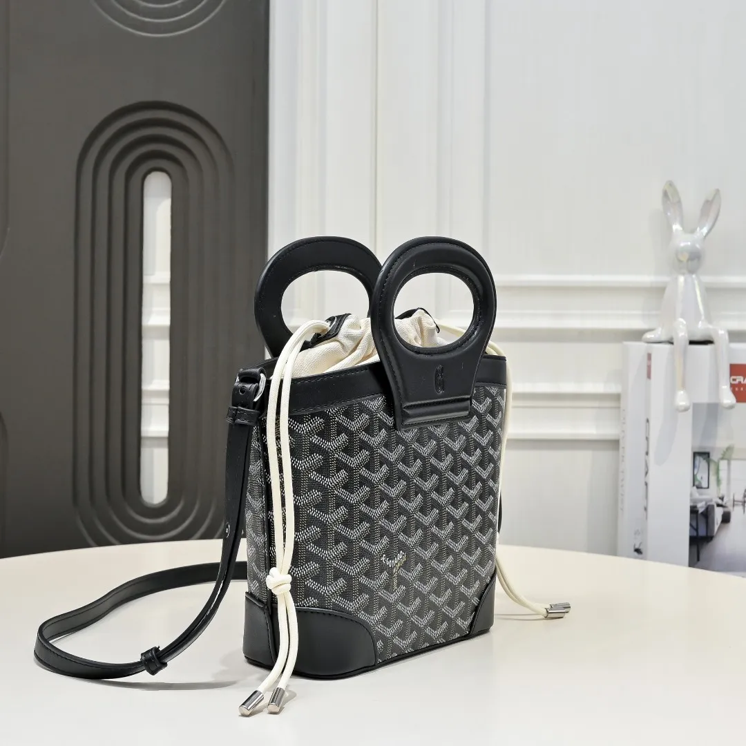 All Categories Official Website "Brand Women's Bags" Women's Bags 💙GOYARD 2026 New Goyard Crossbody Bag