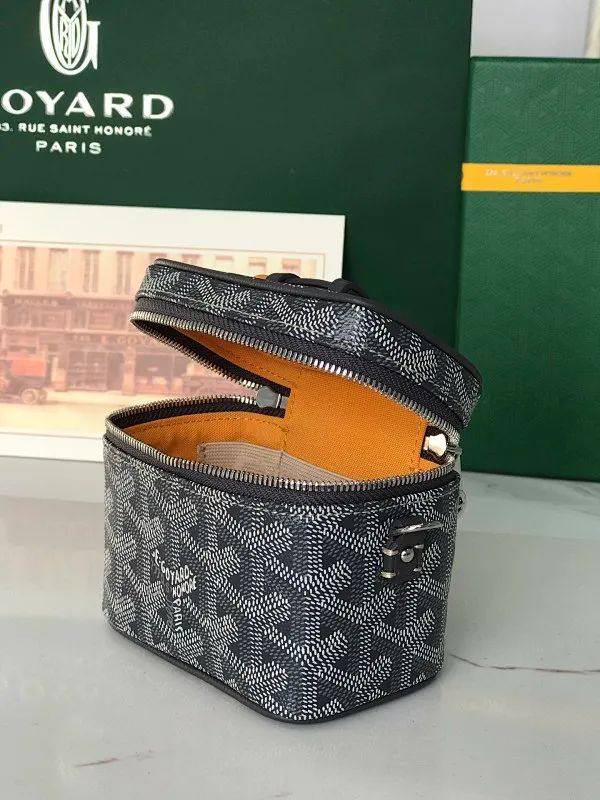 All Categories Official Website "Brand Women's Bags" Women's Bags 💙GOYARD 2025 New GOYARD Cosmetic Bag