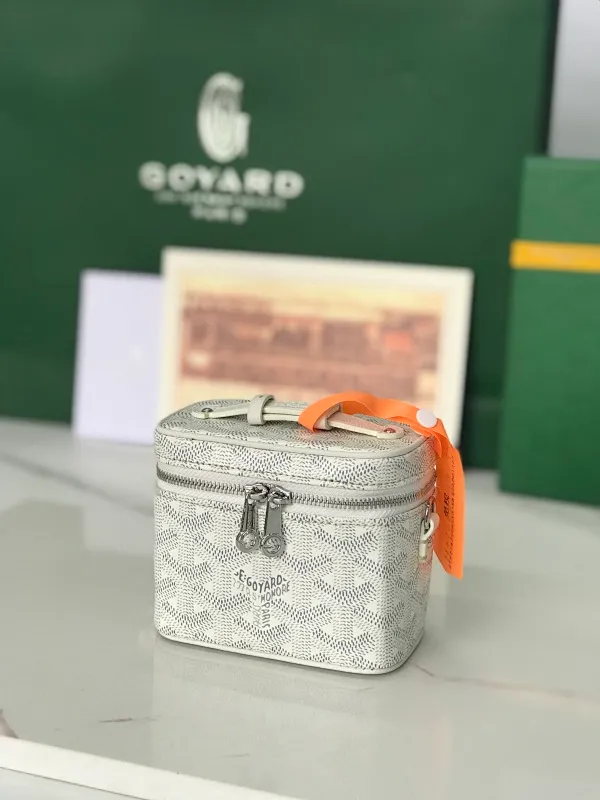 All Categories Official Website "Brand Women's Bags" Women's Bags 💙GOYARD 2025 New GOYARD Cosmetic Bag