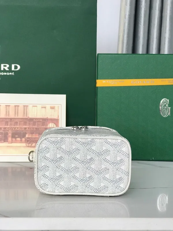 All Categories Official Website "Brand Women's Bags" Women's Bags 💙GOYARD 2025 New GOYARD Cosmetic Bag