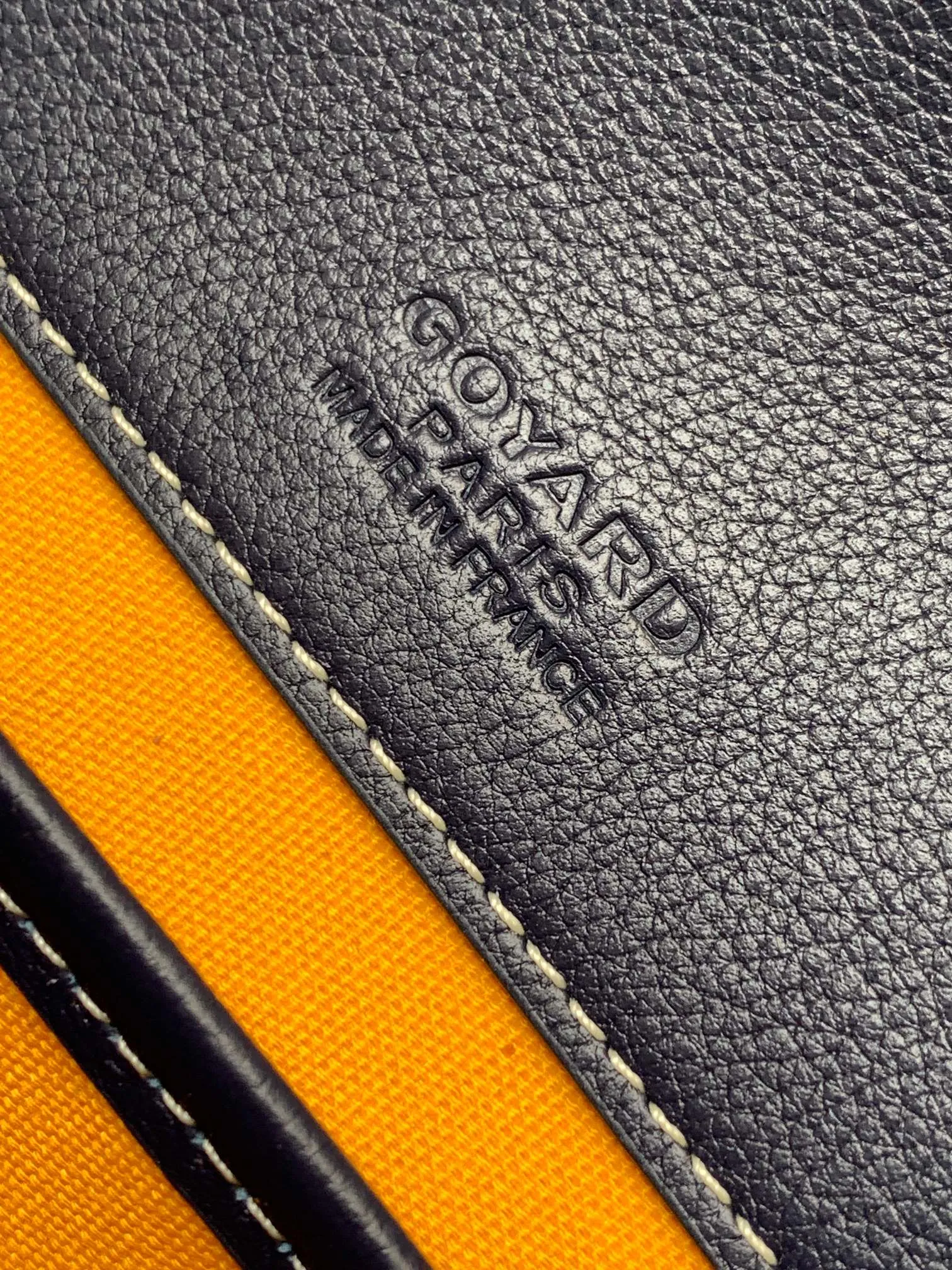 P1300🉐With packaging, the BELVÉDÉRE small bag is equipped with a smart shoulder strap and a secure closure system, suitable for various occasions, simple and elegant, lightweight and practical. Features multiple exterior and interior pockets to easily separate your belongings. Material: GOYARDINE canvas & DECIZE calf leather, detachable and adjustable shoulder strap, search code: 8016 pebbled pattern SIZE: size, weight: 16X7X22 (CM)