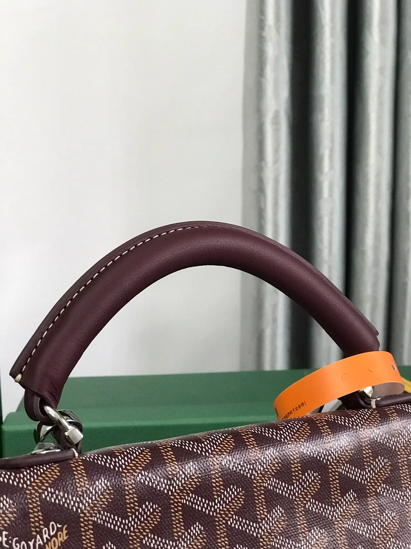 720❤️Goyard Saint Leger folding backpack The Saint Leger bag follows Goyard's consistent principles of modular design and functionality. It has a large internal space and is equipped with a detachable and adjustable shoulder strap. It can be cleverly converted into a briefcase or backpack. It is an indispensable and excellent companion for daily travel❤️ Size: 33*35*16cm 🔎: 020318/020191