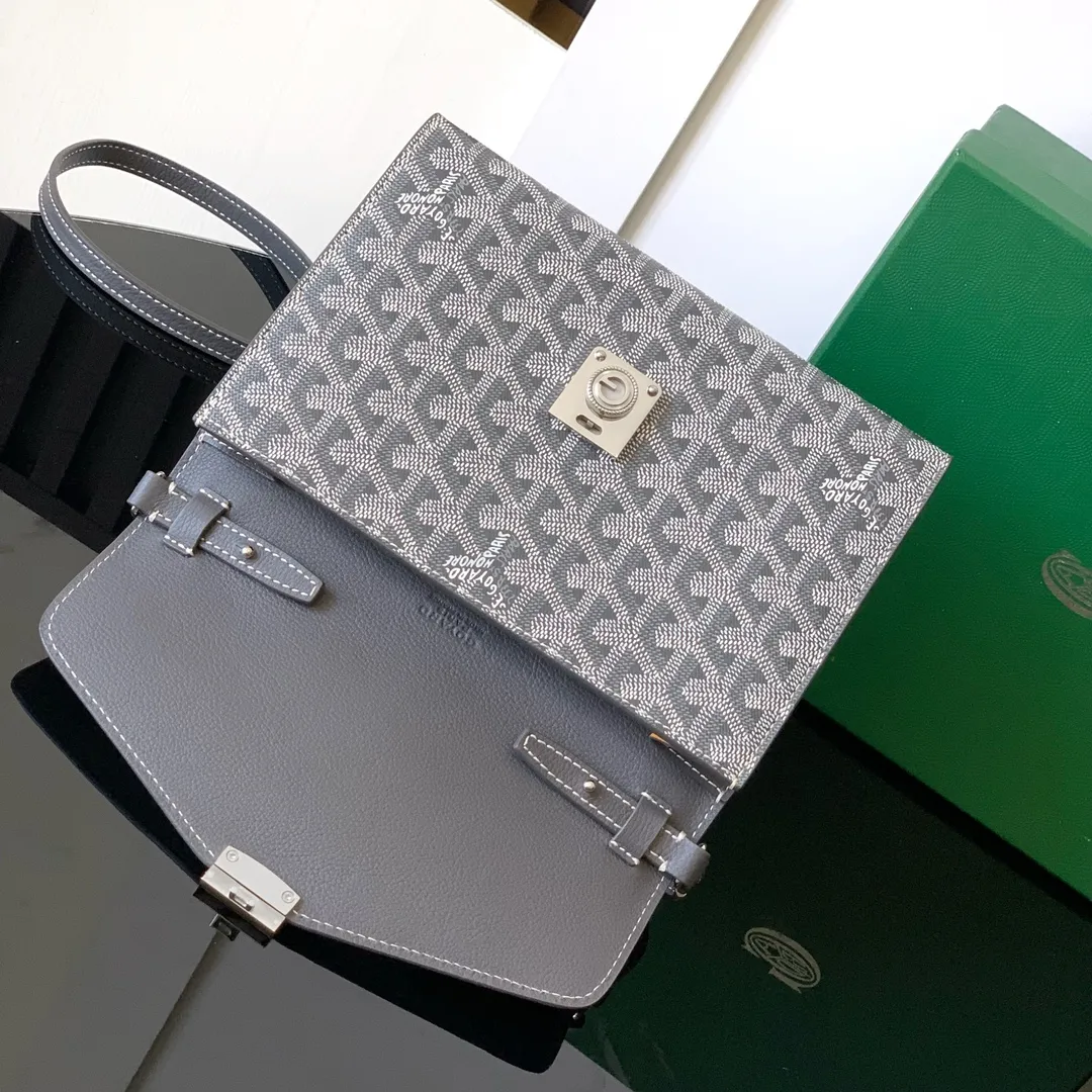 The design of the P1260 Chypre crossbody bag has the characteristics of a wallet and the concept of a handbag, which is both clever and practical. The bag has 6 card slots and a detachable and adjustable leather shoulder strap that can be worn on the shoulder, cross-body or hand-carried.  21 cm x 4 cm x 16 cm 🔎8063-grey
