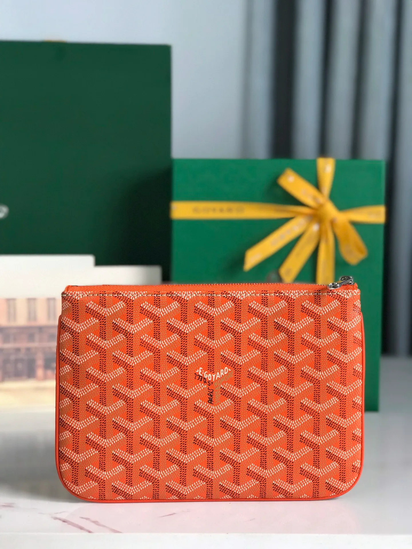 250❤️G0YARD (Goya) was founded in 1853 and has a history of more than 160 years. The fabric is woven with a mixture of linen, cotton and hemp fibers and then coated with smooth gum aldehyde. It is waterproof, strong and durable. It is highly favored by celebrities, royal families and nobles 👏🏻👏🏻 💍💍Vacuum electroplating hardware pull tag, inner mark leather tag car line outer ring pressing 㾗The effect can only be achieved by imported machines, update the latest practice of the counter. Small handbag size: 20*15cm 🔍020166