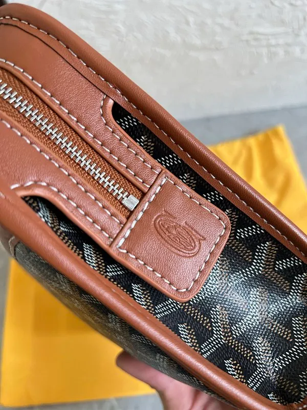 All categories Official website "Brand Women's Bags" Women's Bags 💙GOYARD 2025 new GOYARD toiletry bag