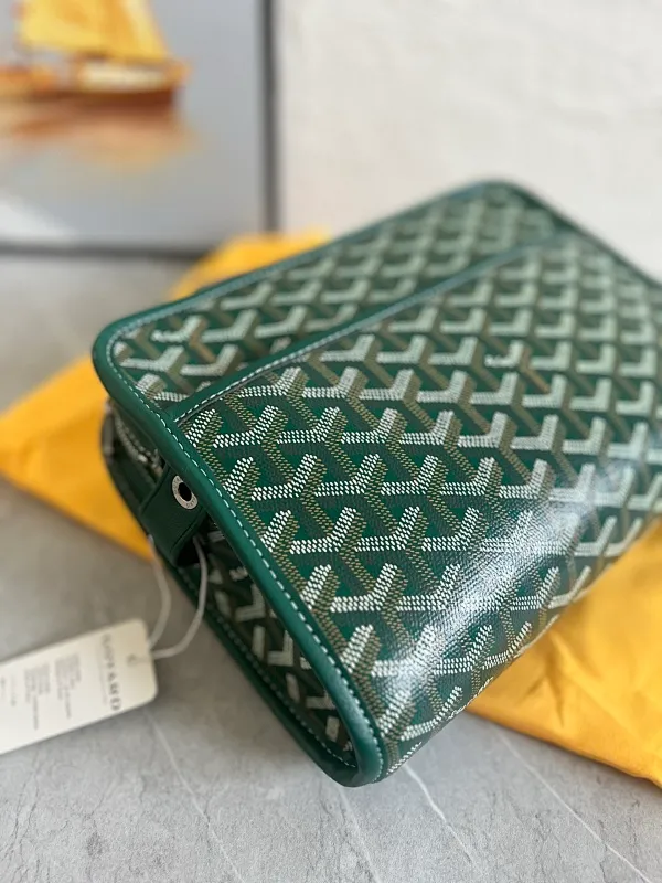 All categories Official website "Brand Women's Bags" Women's Bags 💙GOYARD 2025 new GOYARD toiletry bag