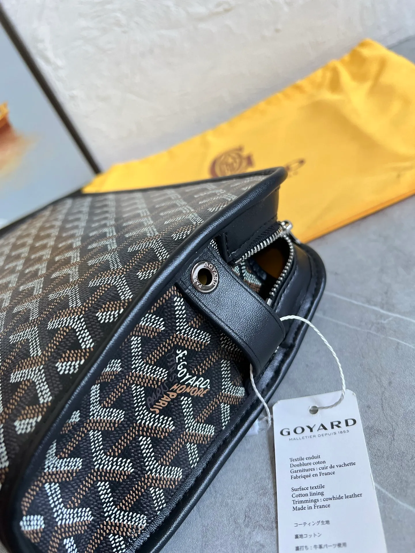 All categories Official website "Brand Women's Bags" Women's Bags 💙GOYARD 2025 new GOYARD toiletry bag