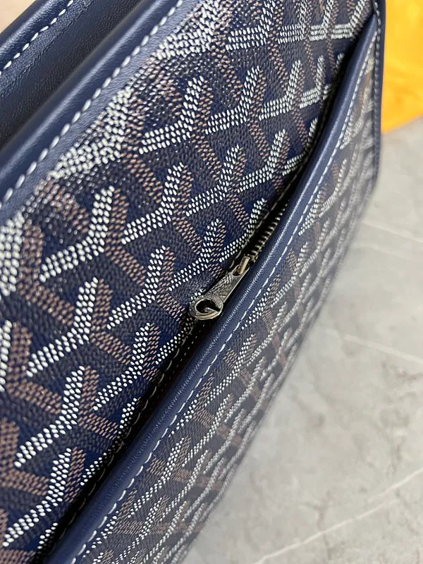 All categories Official website "Brand Women's Bags" Women's Bags 💙GOYARD 2025 new GOYARD toiletry bag