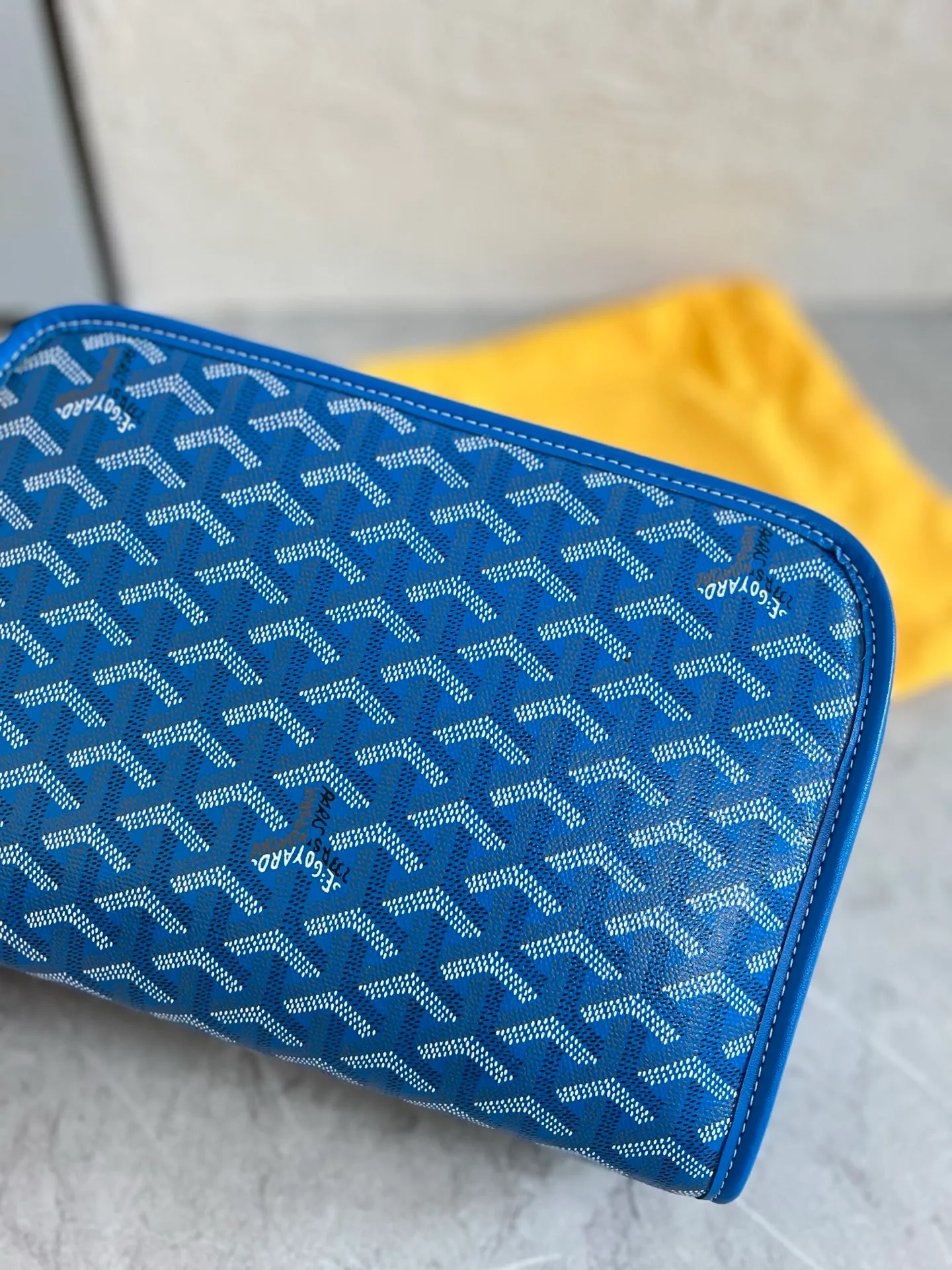 All categories Official website "Brand Women's Bags" Women's Bags 💙GOYARD 2025 new GOYARD toiletry bag