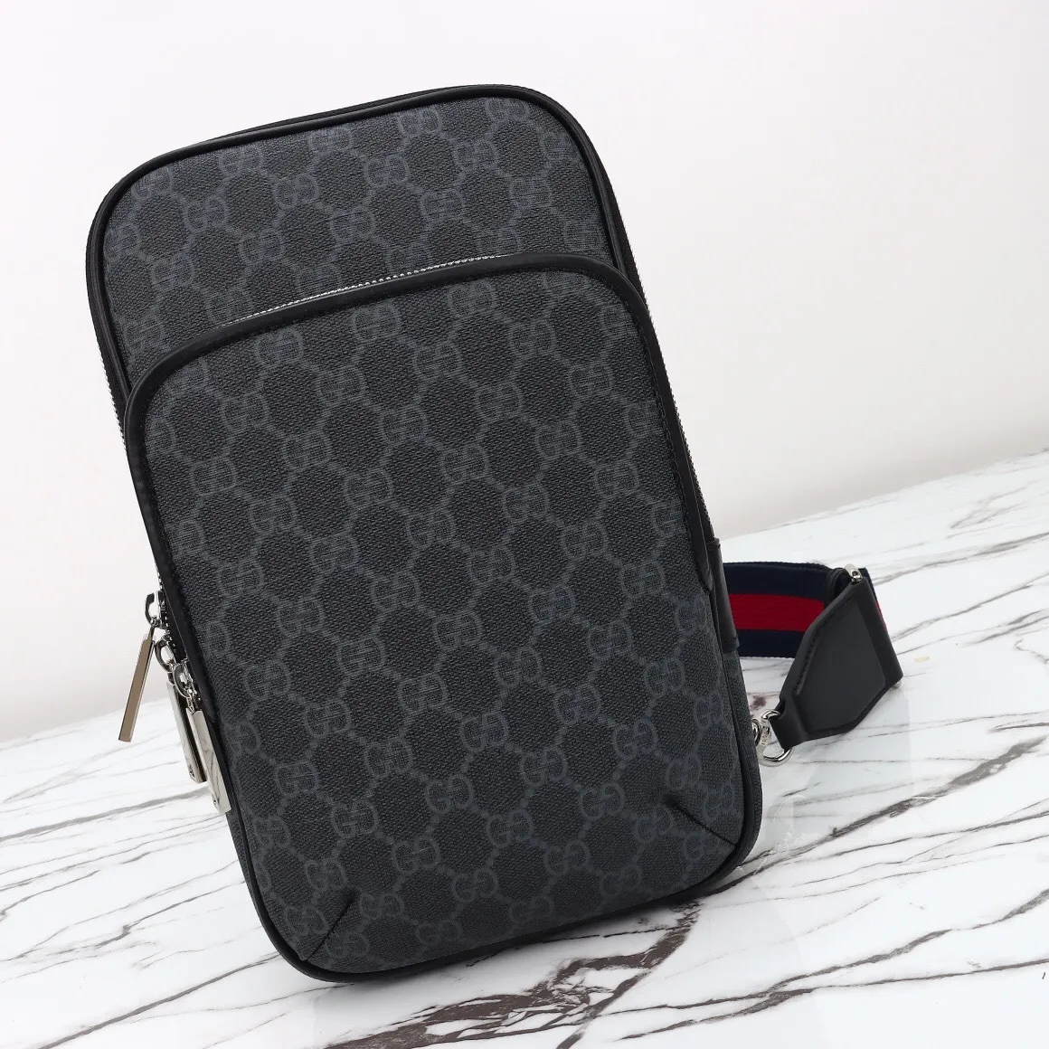 All categories 💚 Top version men’s bags 💚 GUCCI 2025 new GUCCI chest bag