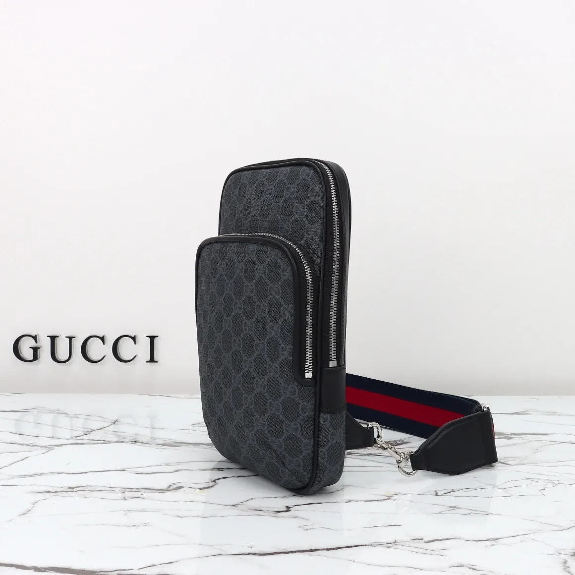 All categories 💚 Top version men’s bags 💚 GUCCI 2025 new GUCCI chest bag