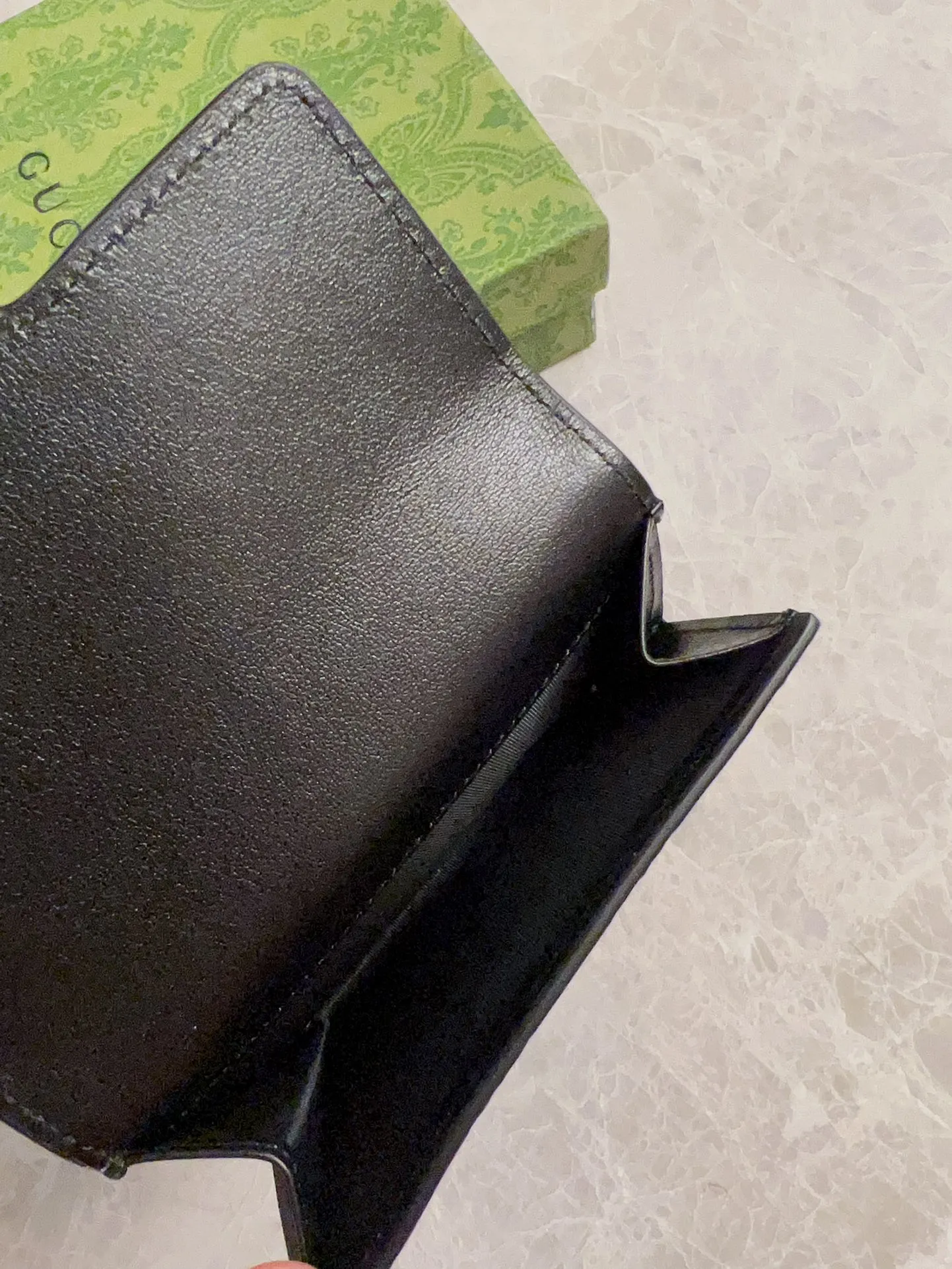 💰440 🇭🇺🇭🇺The latest model original Ferrari leather ~ pressed large G🌷🌷original double G hardware 🌷🌷exquisite oil edges! Model: 615525 Size: 12x11x3cm 🌷🌷Color: Pressed G/Black!