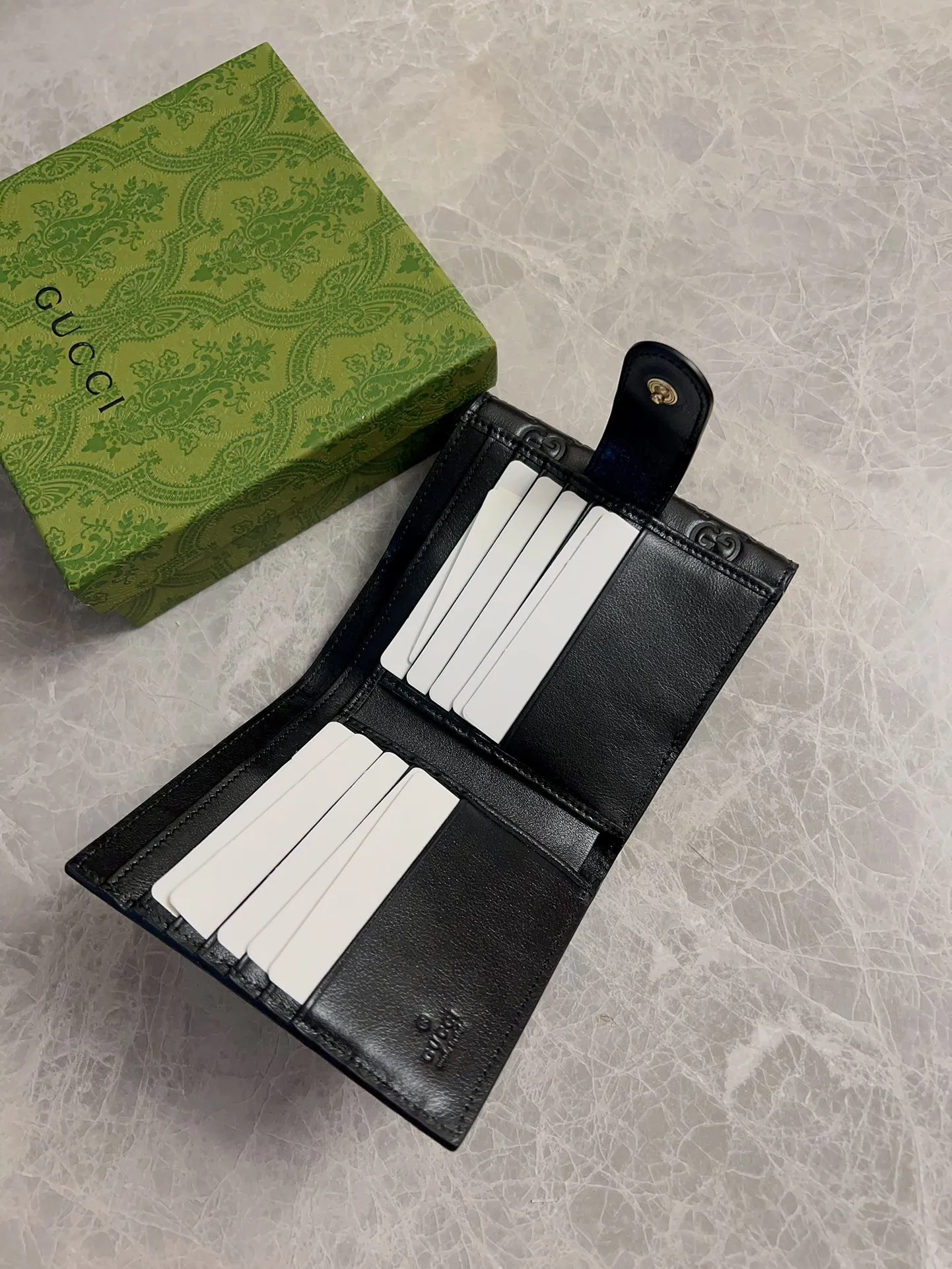 💰440 🇭🇺🇭🇺The latest model original Ferrari leather ~ pressed large G🌷🌷original double G hardware 🌷🌷exquisite oil edges! Model: 615525 Size: 12x11x3cm 🌷🌷Color: Pressed G/Black!