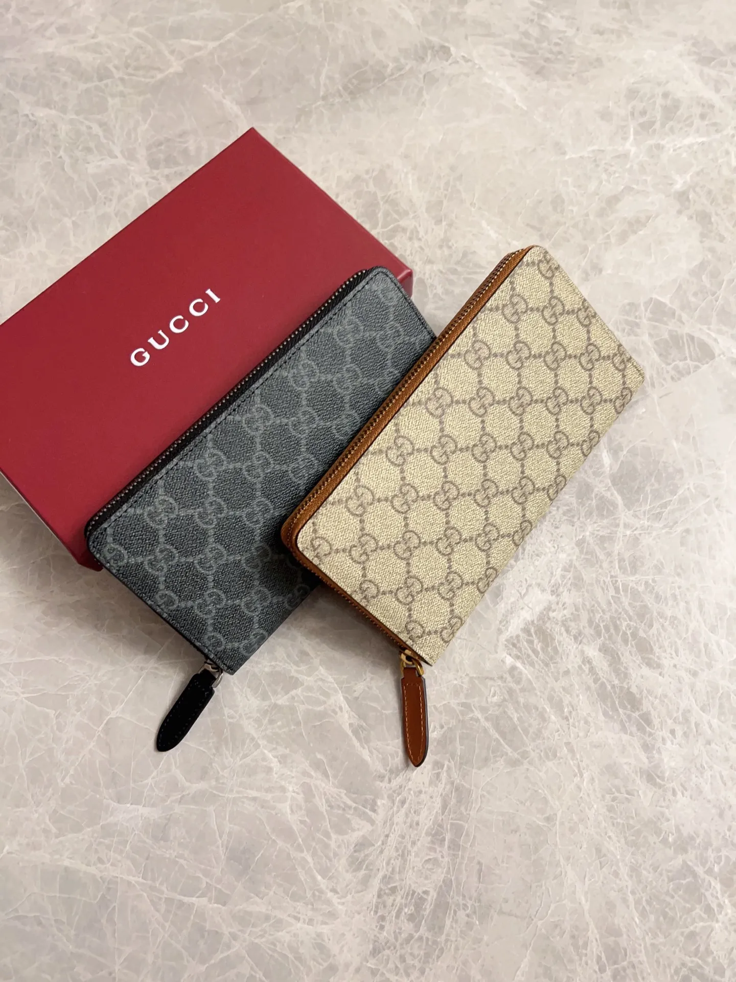 💰430 🇭🇺🇭🇺GG Emblem series reinterprets the classic double G pattern with creative design and innovative functions, 🍃🍃new granular PVC fabric with original factory calfskin, fashionable and versatile! 🍃🍃Brown, black Style number: 821207 Size: 19x10x 2.5cm