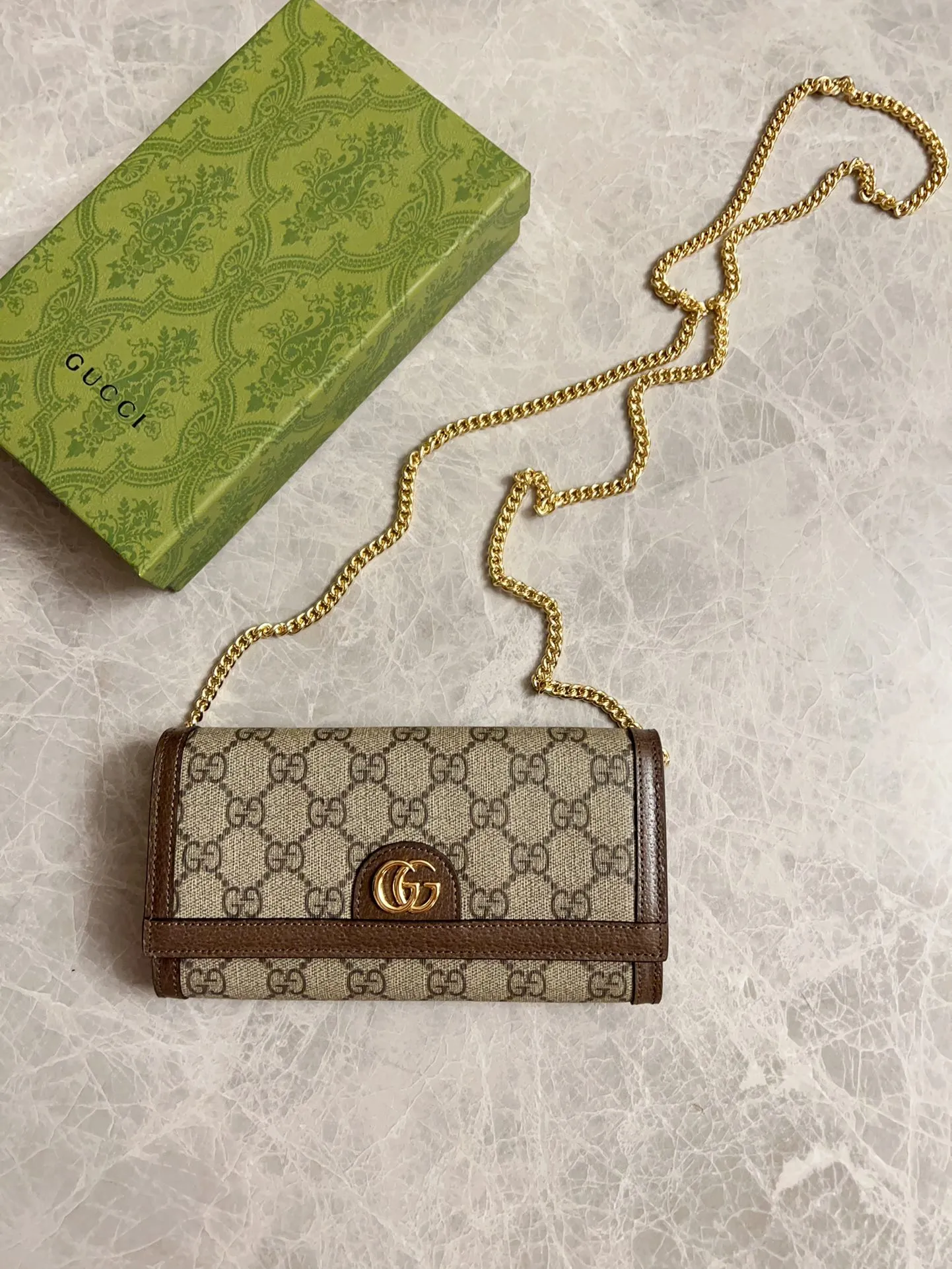 💰640🇭🇺🇭🇺The latest chain bag in the Ophidia series! 🍉🍉Fabric GG Supreme beige and brown cowhide leather finish, light gold Double G hardware! 🍉🍉Built-in small mirror, removable chain, 🍉🍉Model: 772309, size: 19x 10x 3cm (original product)