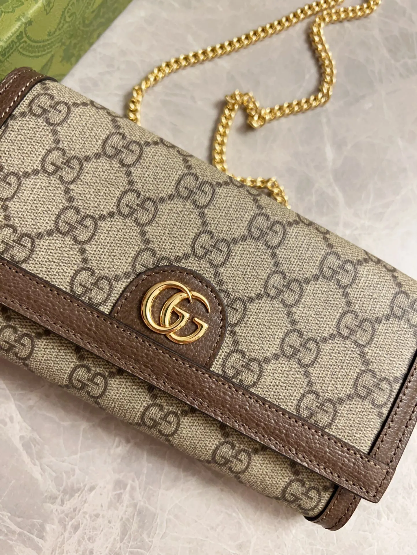 💰640🇭🇺🇭🇺The latest chain bag in the Ophidia series! 🍉🍉Fabric GG Supreme beige and brown cowhide leather finish, light gold Double G hardware! 🍉🍉Built-in small mirror, removable chain, 🍉🍉Model: 772309, size: 19x 10x 3cm (original product)