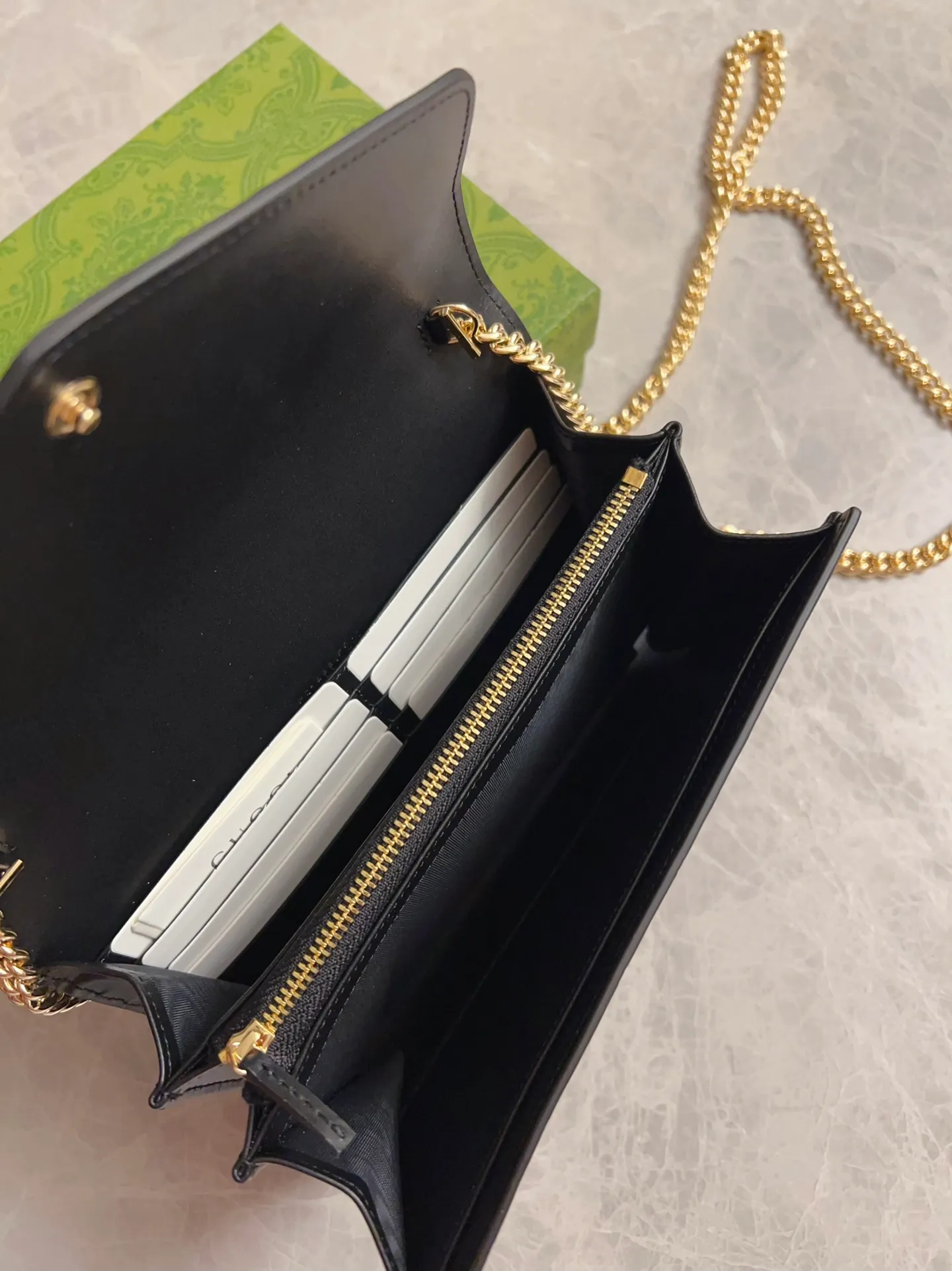 💰700🇭🇺🇭🇺gucci's latest chain bag, 🪅🪅counter quality, top-quality original goods, real photos! 🪅🪅Model number: 781555, gram color embossed, size: width 20X height 13X side width 6