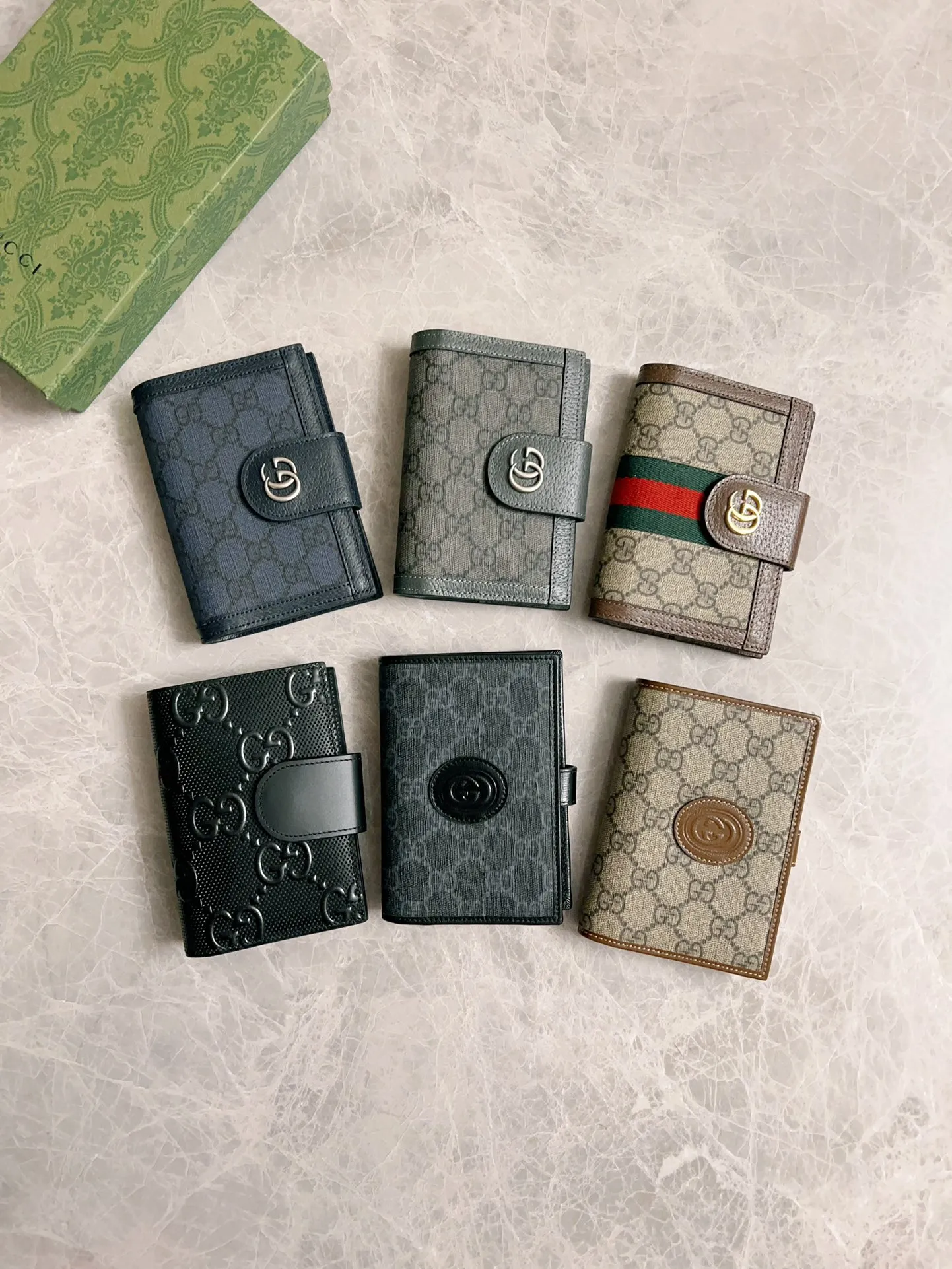 💰360 🇭🇺🇭🇺GucciO’s latest phidia series passport holder bag, Ophidia series items have endless retro feelings. Dark blue GG Supreme canvas, dark blue cowhide piping, palladium tone hardware Double G Model: 732755 Dimensions: 10x 14x2.5cm Color: dark blue/pvc.
