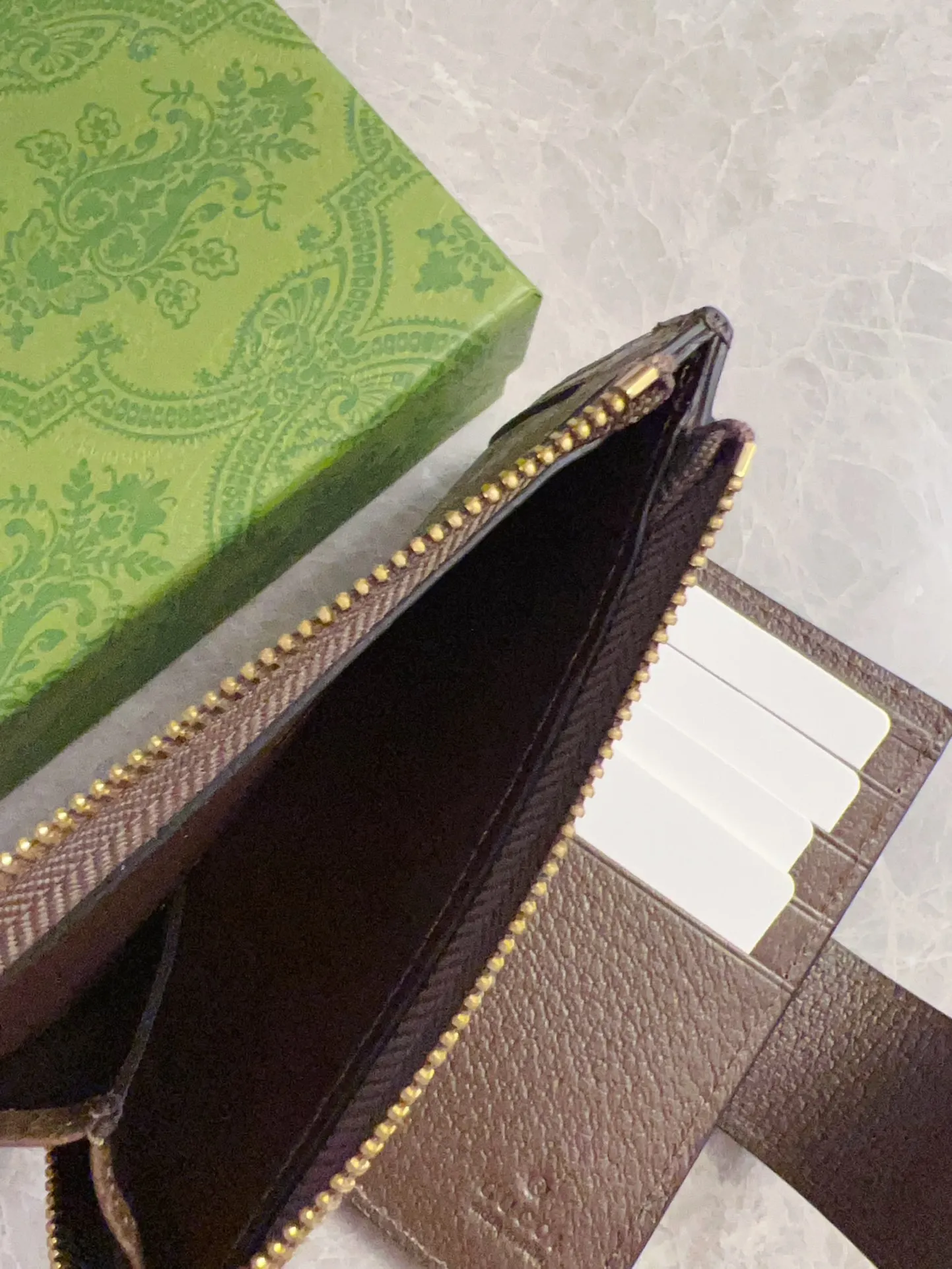 💰410 🇭🇺🇭🇺GG Marmont series card holder has arrived! Exquisite and generous! Model: 725662 Dimensions: 13x8.5x2cm. Color: PVC brown