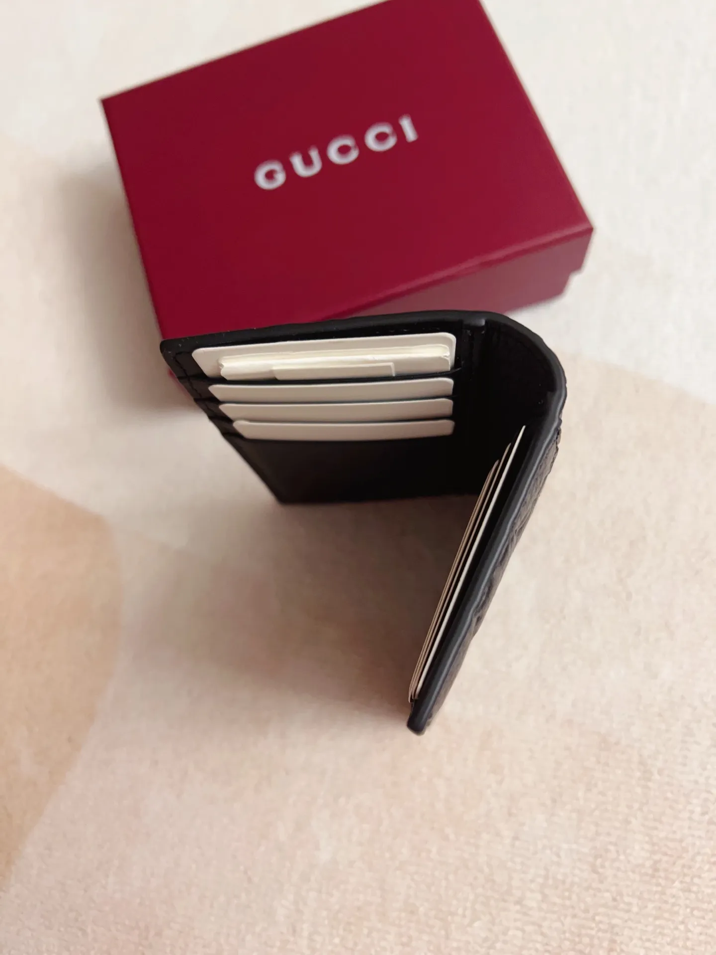 💰330 🇭🇺🇭🇺New GG Emblem series super soft pink embossed/full leather wallet! 💋💋Model: 835011, size: 12x7.5cm