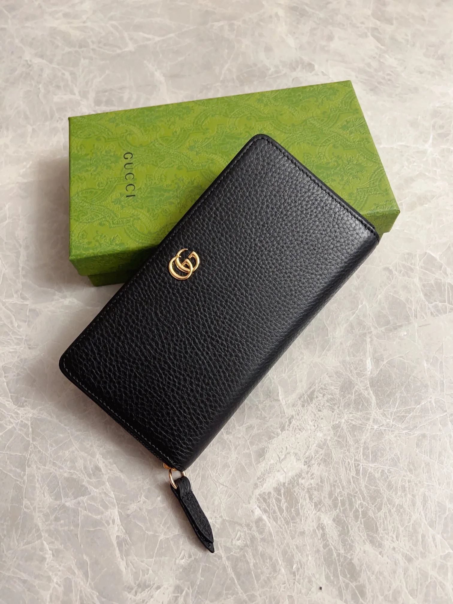 💰420 🇭🇺🇭🇺 New product, original quality! 🍁🍁Model number: 456117, imported natural cowhide leather🍁🍁With the latest double G metal logo🍁🍁Size: 19x 10x 2.5cm, color: black, exquisite and luxurious🍁🍁