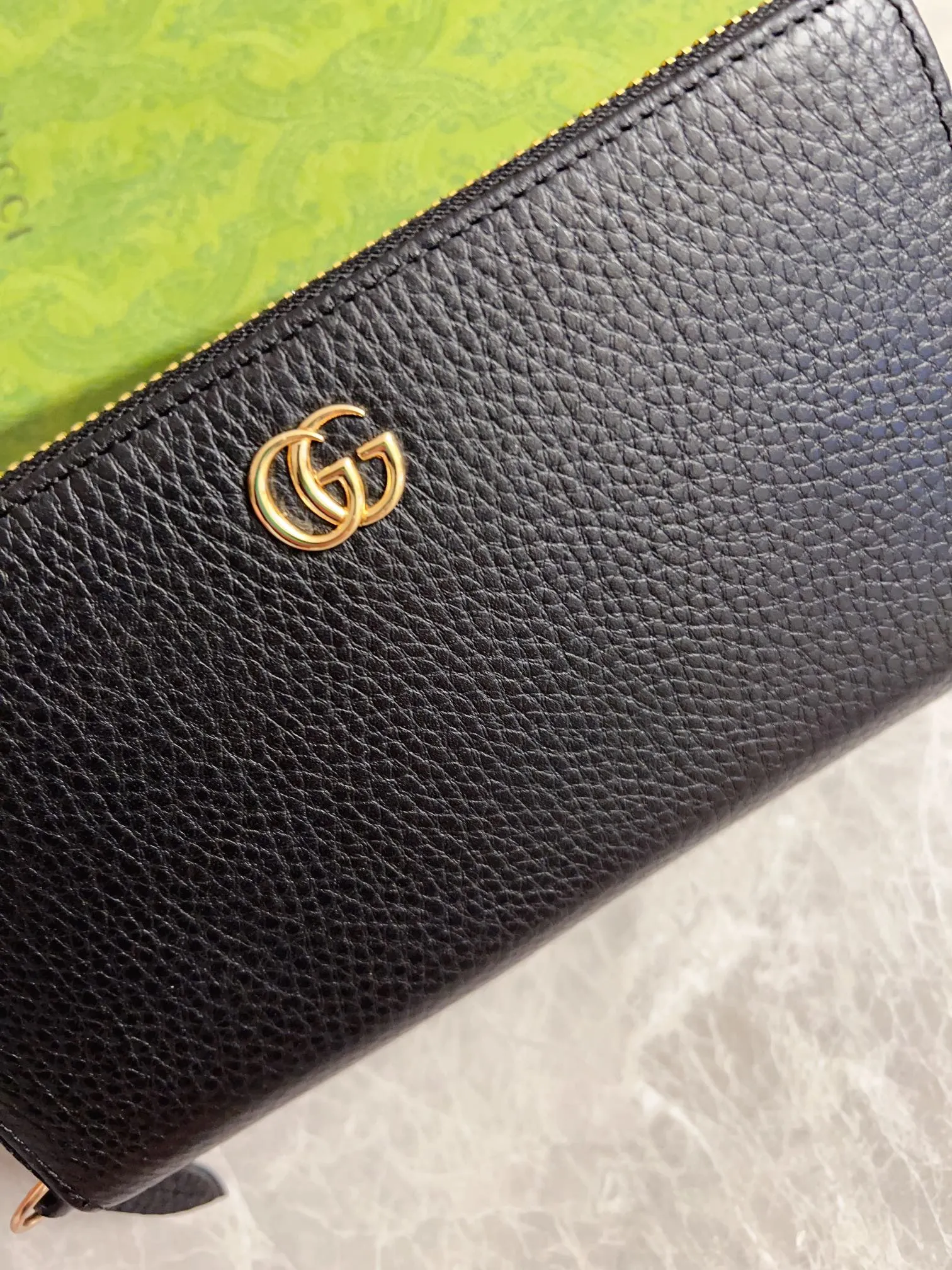 💰420 🇭🇺🇭🇺 New product, original quality! 🍁🍁Model number: 456117, imported natural cowhide leather🍁🍁With the latest double G metal logo🍁🍁Size: 19x 10x 2.5cm, color: black, exquisite and luxurious🍁🍁
