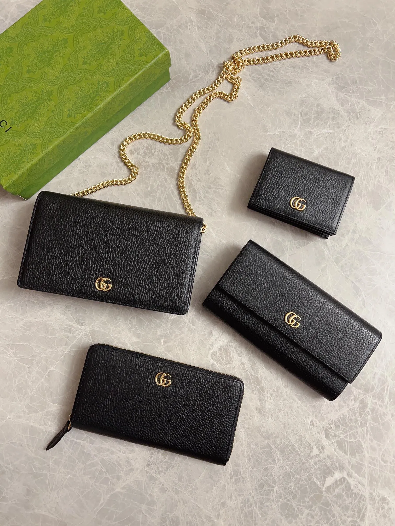 💰420 🇭🇺🇭🇺 New product, original quality! 🍁🍁Model number: 456117, imported natural cowhide leather🍁🍁With the latest double G metal logo🍁🍁Size: 19x 10x 2.5cm, color: black, exquisite and luxurious🍁🍁