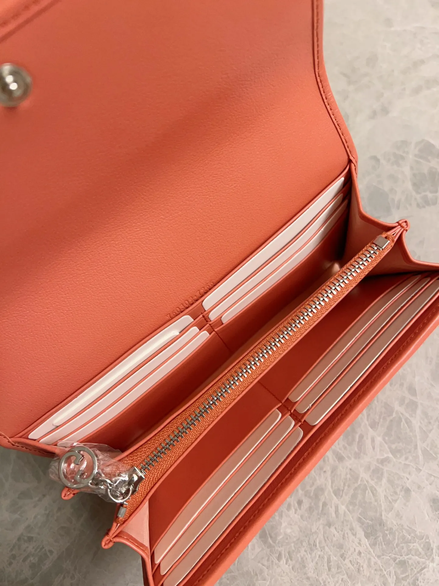 💰480🇭🇺🇭🇺Gucci Blondie series full zipper wallet Model: 760302 Size: 19.5x11x3cm (thick) Color: white, black, gray, brown, pink, green/original leather. Made in Italy