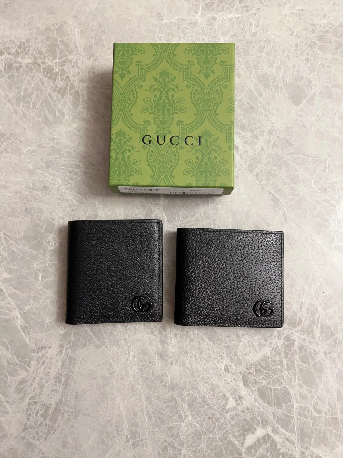 💰320 🇭🇺🇭🇺GucciO’s latest phidia series mid-length wallet bag, the Ophidia series items have endless retro feelings. Gram pig pattern GG Gram color double G Model: 722737 Size: 10x 10cm Color: Gram color double G