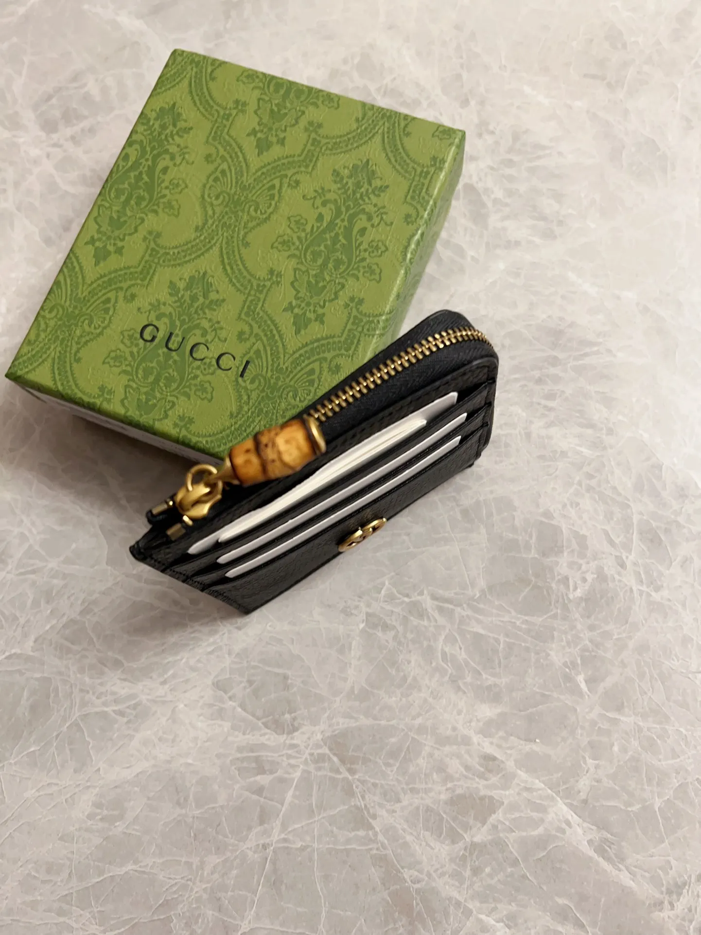 💰340 🇭🇺🇭🇺GG Marmont series card holder has arrived! Exquisite and generous! Model: 739497 Size: 10.5*10*1cm. Color: black/original leather.