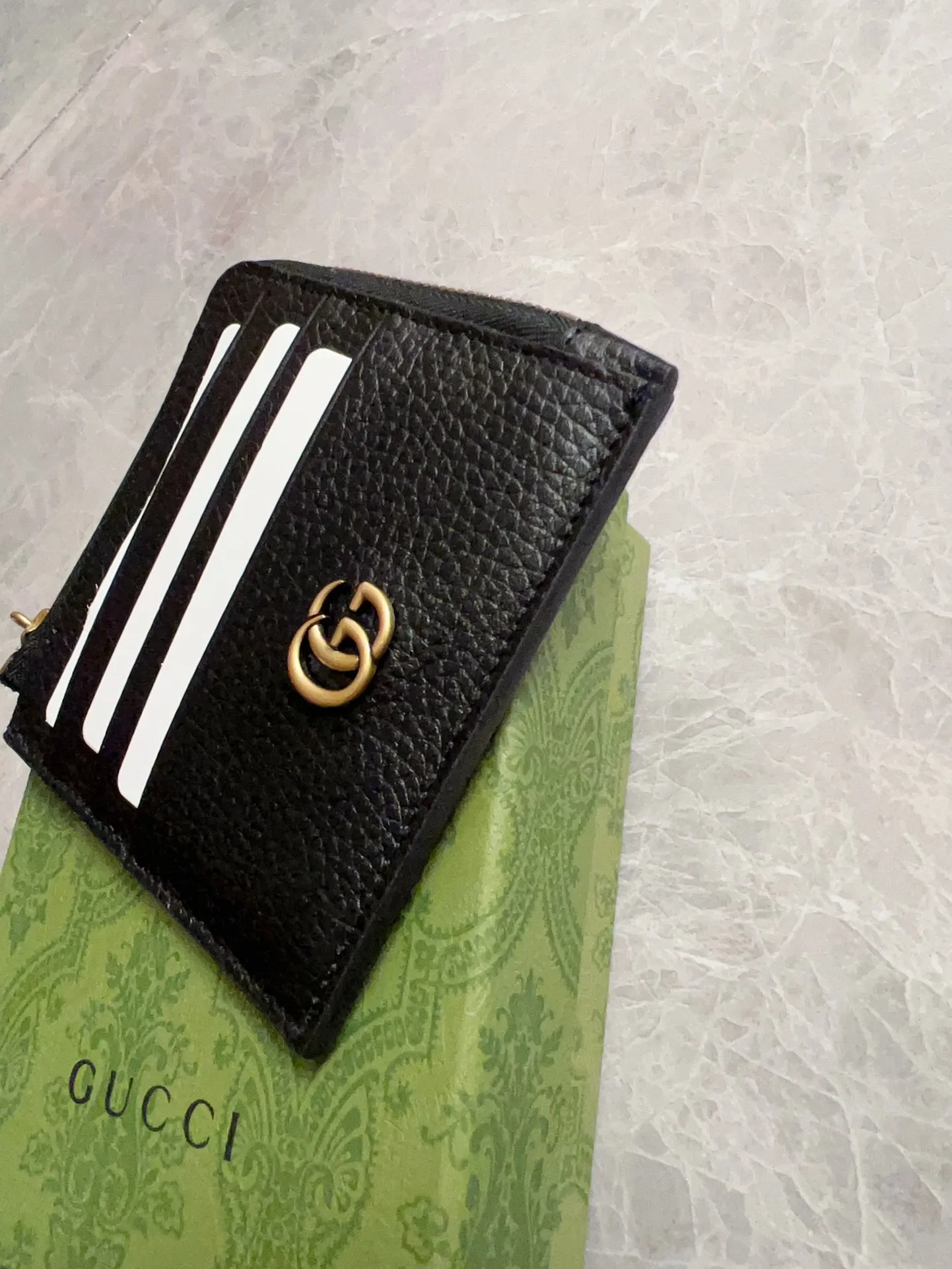 💰340 🇭🇺🇭🇺GG Marmont series card holder has arrived! Exquisite and generous! Model: 739497 Size: 10.5*10*1cm. Color: black/original leather.