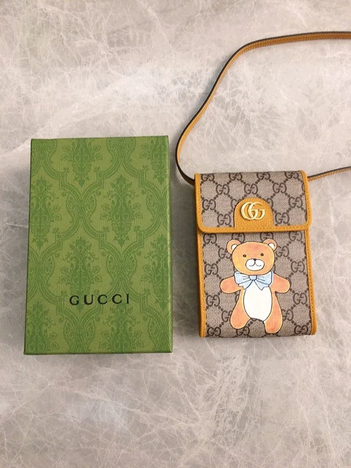 💰520🇭🇺🇭🇺GUCCI KAI Kim Jong-in Joint Bear Series🍃🍃 One-shoulder crossbody mobile phone bag🍃🍃Model: 660161, size: 11.5x18x3.5cm, 🍃🍃made from original leather!